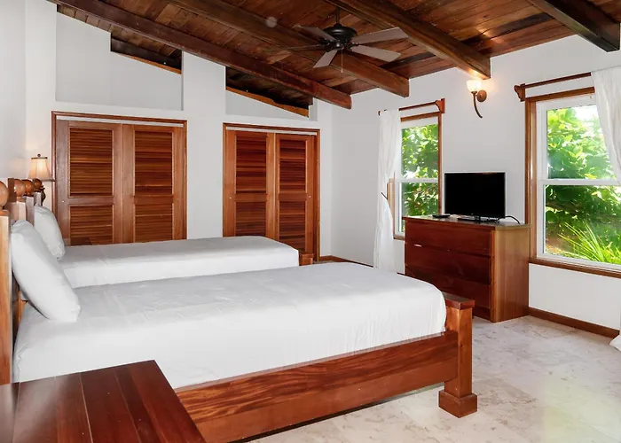Residences At Barrier Reef 8c Oceanview 2 Bedroom By Floreo Holiday home San Pedro (Ambergris Caye)
